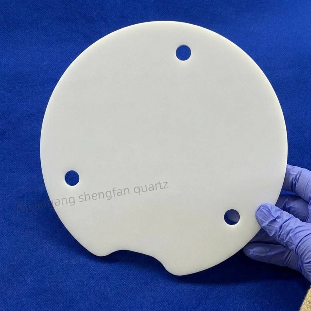 के बारे में नवीनतम कंपनी का मामला Opaque Quartz Perforated Sheets: High-Reflectivity Thermal Radiation Shielding Materials for Semiconductor-Mia